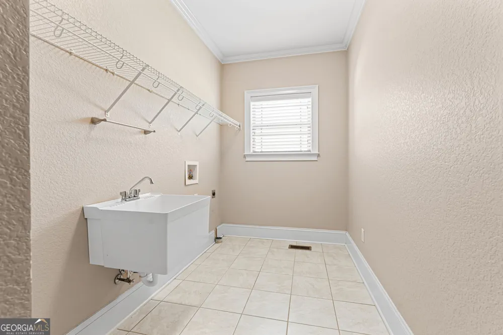 215 Little Hickory DR Lizella, GA 31052