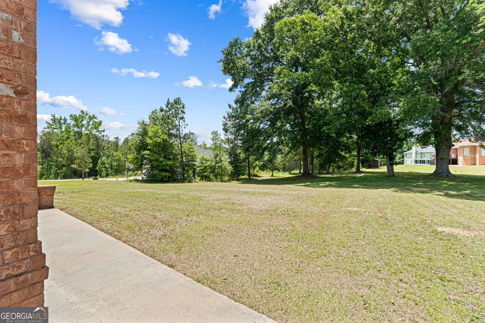 215 Little Hickory DR Lizella, GA 31052