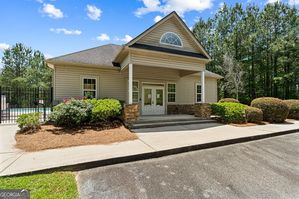 215 Little Hickory DR Lizella, GA 31052