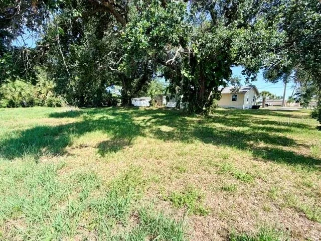 420 53RD AVENUE E Bradenton, FL 34203