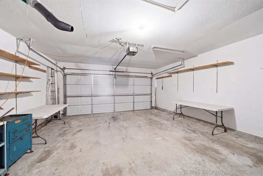 17787 S Santa Fe Street Mounds, OK 74047