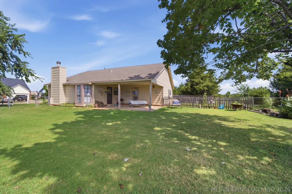 17787 S Santa Fe Street Mounds, OK 74047