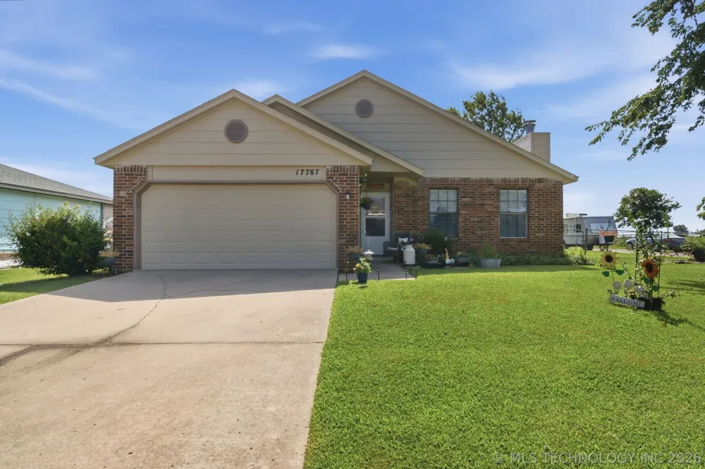 17787 S Santa Fe Street Mounds, OK 74047