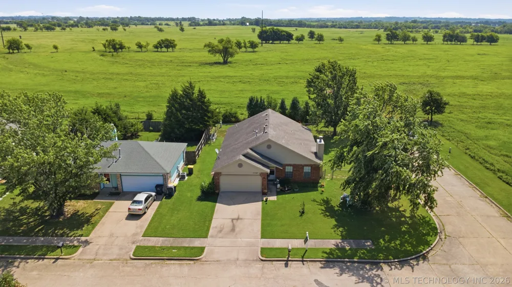 17787 S Santa Fe Street Mounds, OK 74047