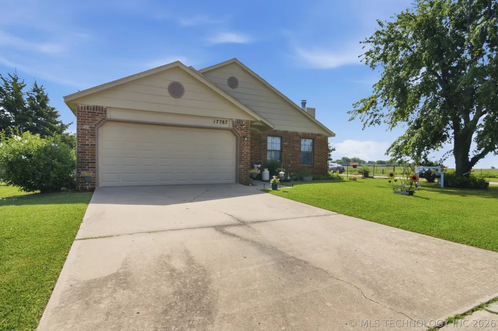 17787 S Santa Fe Street Mounds, OK 74047