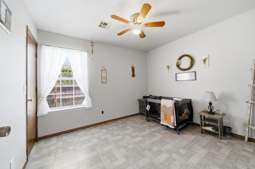 17787 S Santa Fe Street Mounds, OK 74047