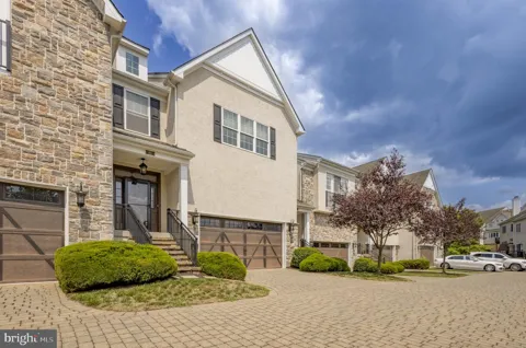 112 WELLINGTON DRIVE