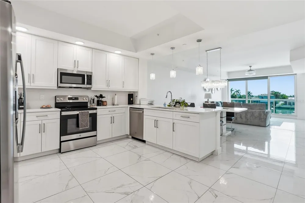 415 ISLAND WAY #204 Clearwater, FL 33767
