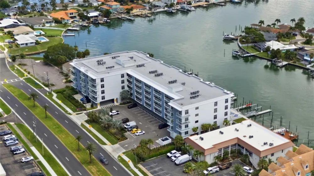 415 ISLAND WAY #204 Clearwater, FL 33767