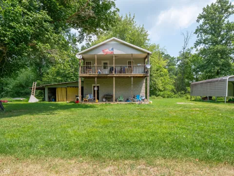 4586 Canal Loop