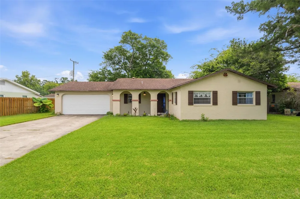 2021 ORIOLE LANE South Daytona, FL 32119