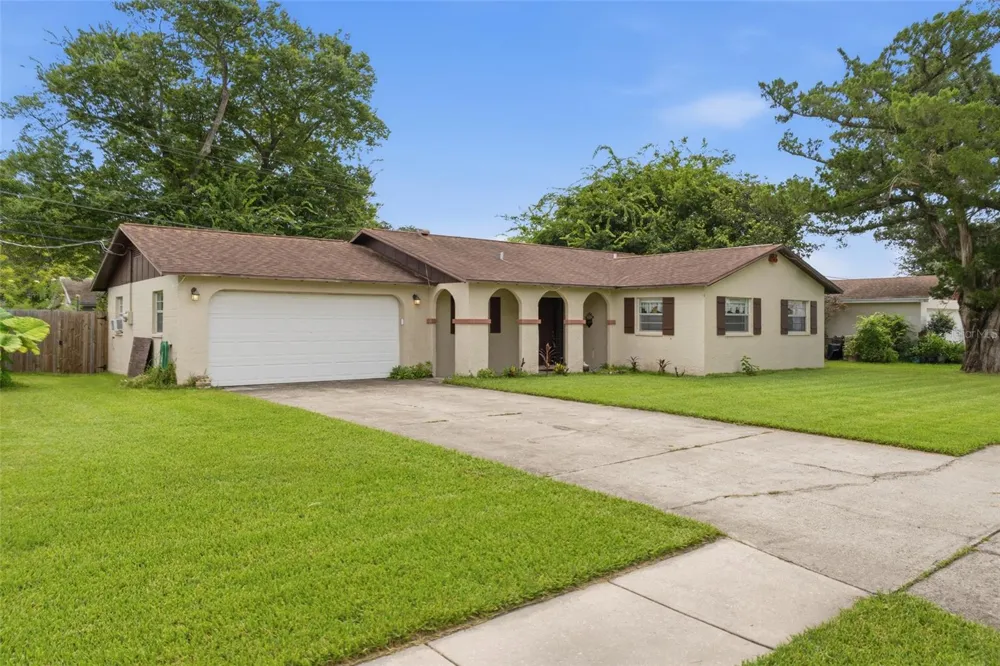 2021 ORIOLE LANE South Daytona, FL 32119