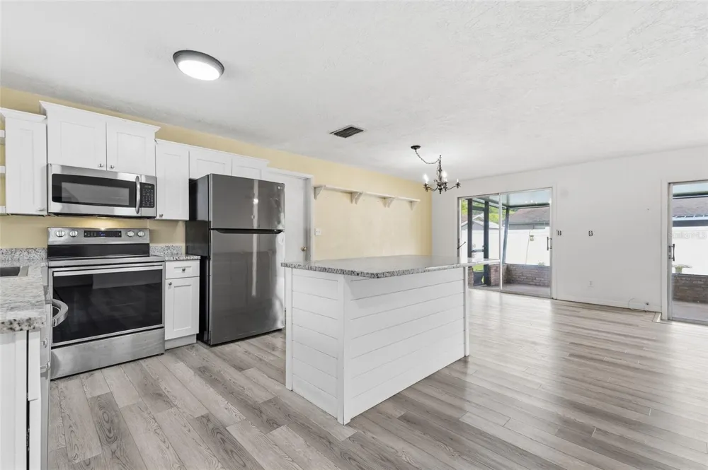 2021 ORIOLE LANE South Daytona, FL 32119