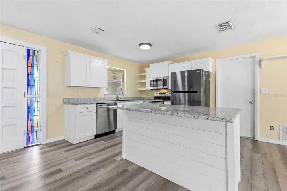2021 ORIOLE LANE South Daytona, FL 32119