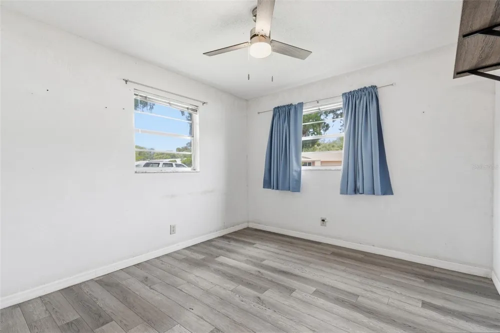 2021 ORIOLE LANE South Daytona, FL 32119