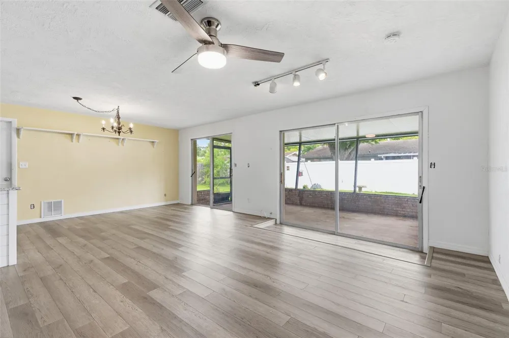 2021 ORIOLE LANE South Daytona, FL 32119