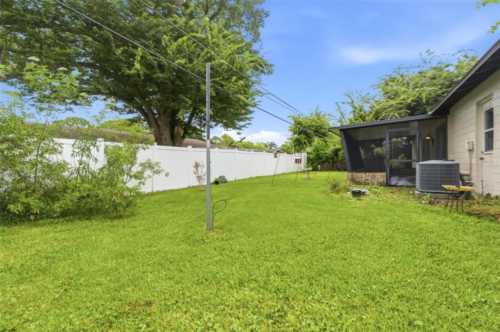 2021 ORIOLE LANE South Daytona, FL 32119
