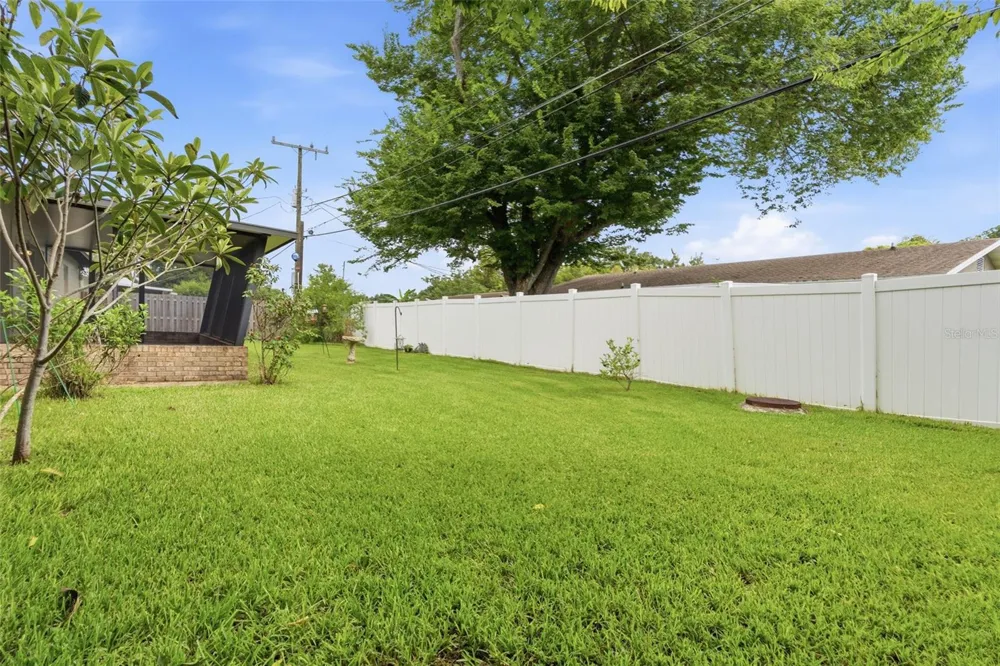 2021 ORIOLE LANE South Daytona, FL 32119