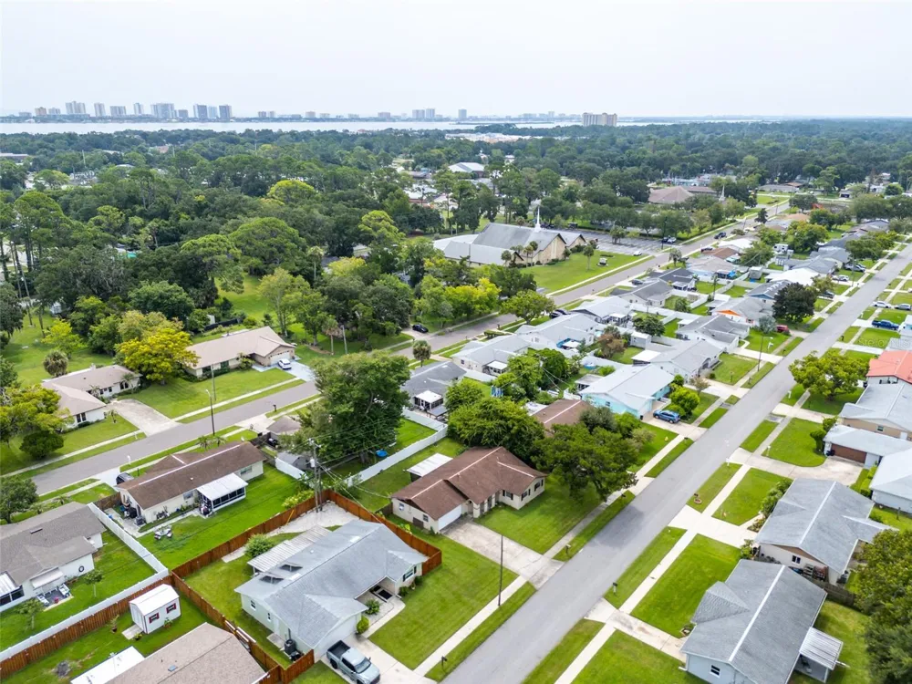 2021 ORIOLE LANE South Daytona, FL 32119