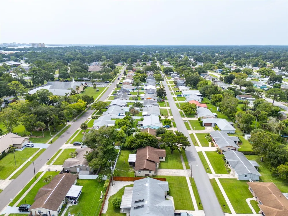 2021 ORIOLE LANE South Daytona, FL 32119