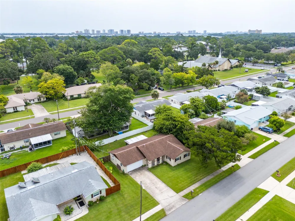 2021 ORIOLE LANE South Daytona, FL 32119