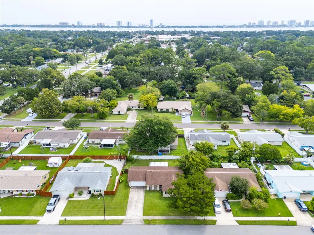 2021 ORIOLE LANE South Daytona, FL 32119