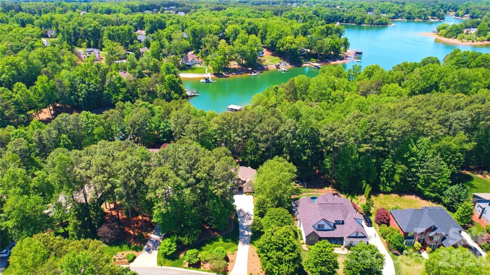 7592 Cottonwood Drive Denver, NC 28037