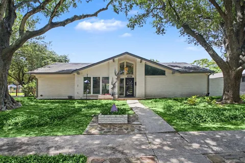 5603 Grape Street