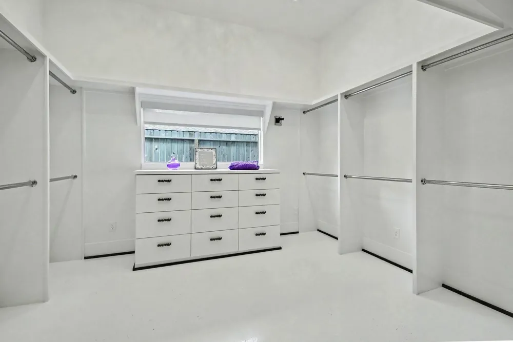 5603 Grape Street Houston, TX 77096