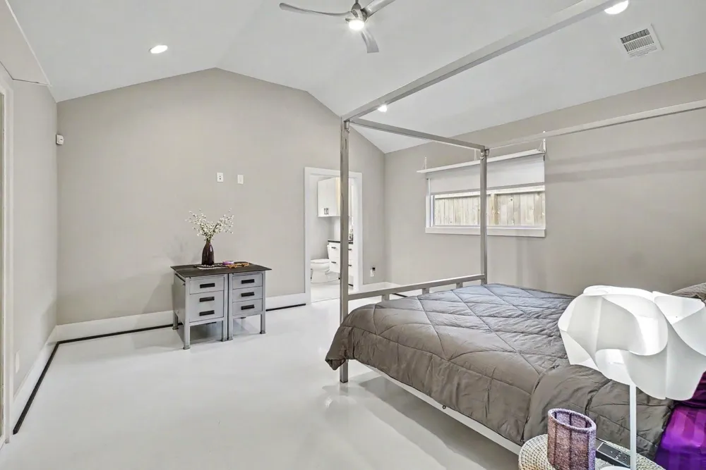 5603 Grape Street Houston, TX 77096