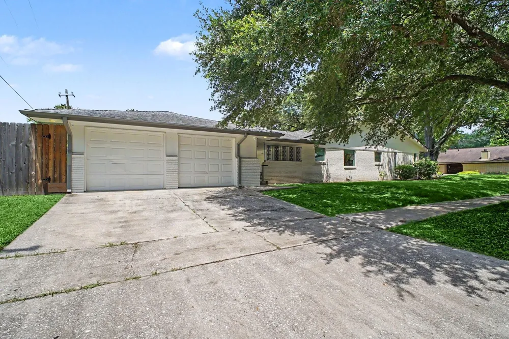 5603 Grape Street Houston, TX 77096
