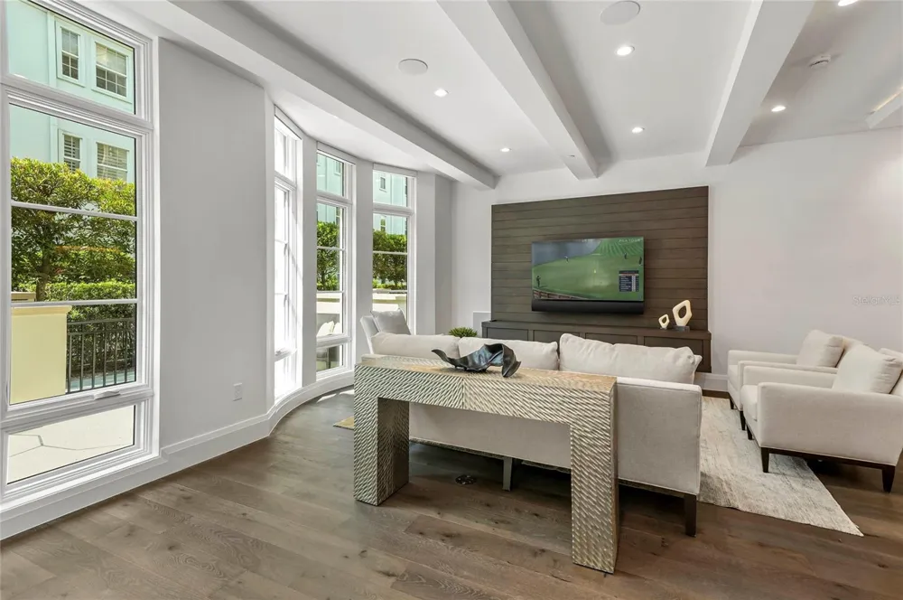 125 S INTERLACHEN AVENUE #1 Winter Park, FL 32789