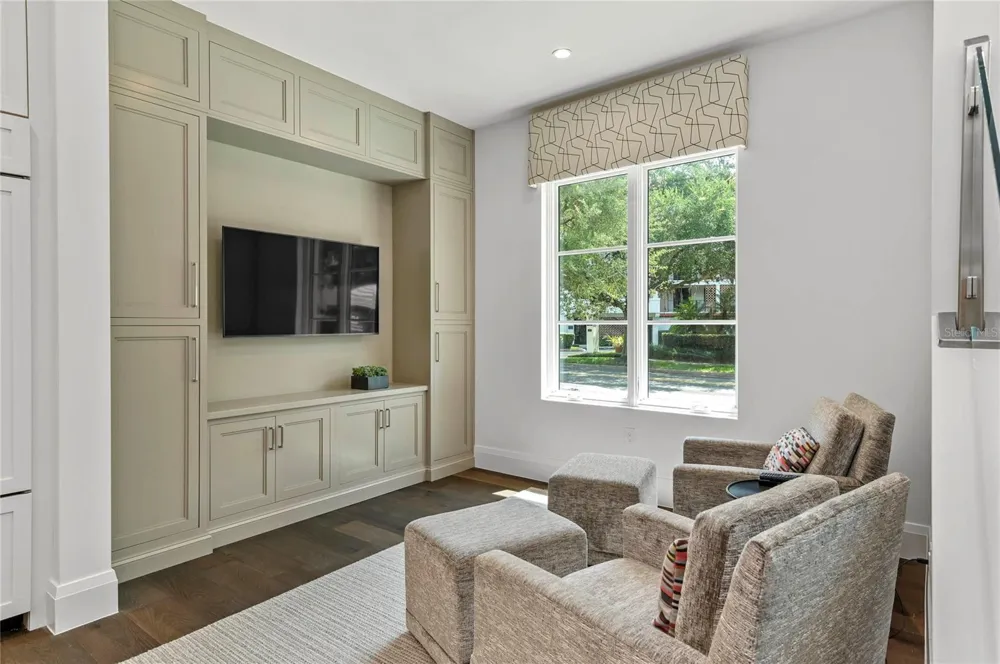 125 S INTERLACHEN AVENUE #1 Winter Park, FL 32789