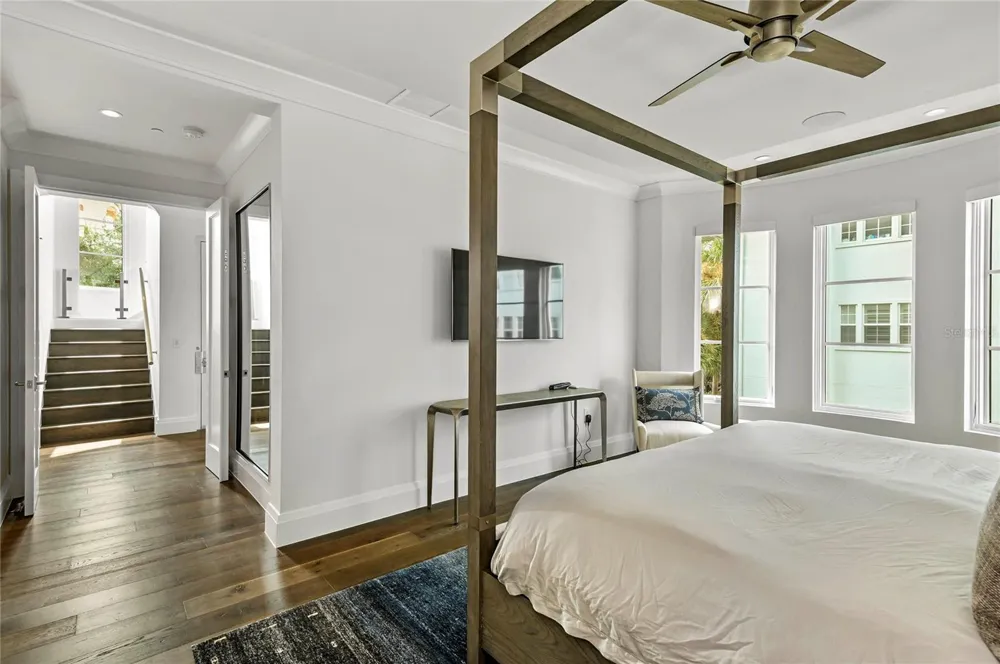 125 S INTERLACHEN AVENUE #1 Winter Park, FL 32789