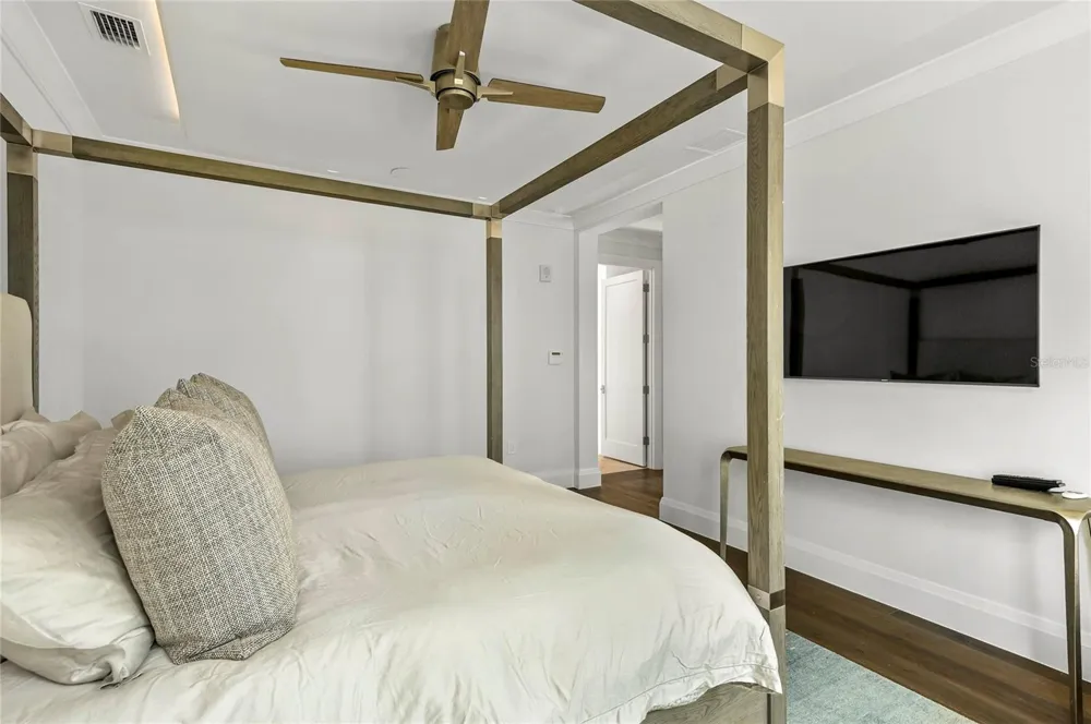 125 S INTERLACHEN AVENUE #1 Winter Park, FL 32789