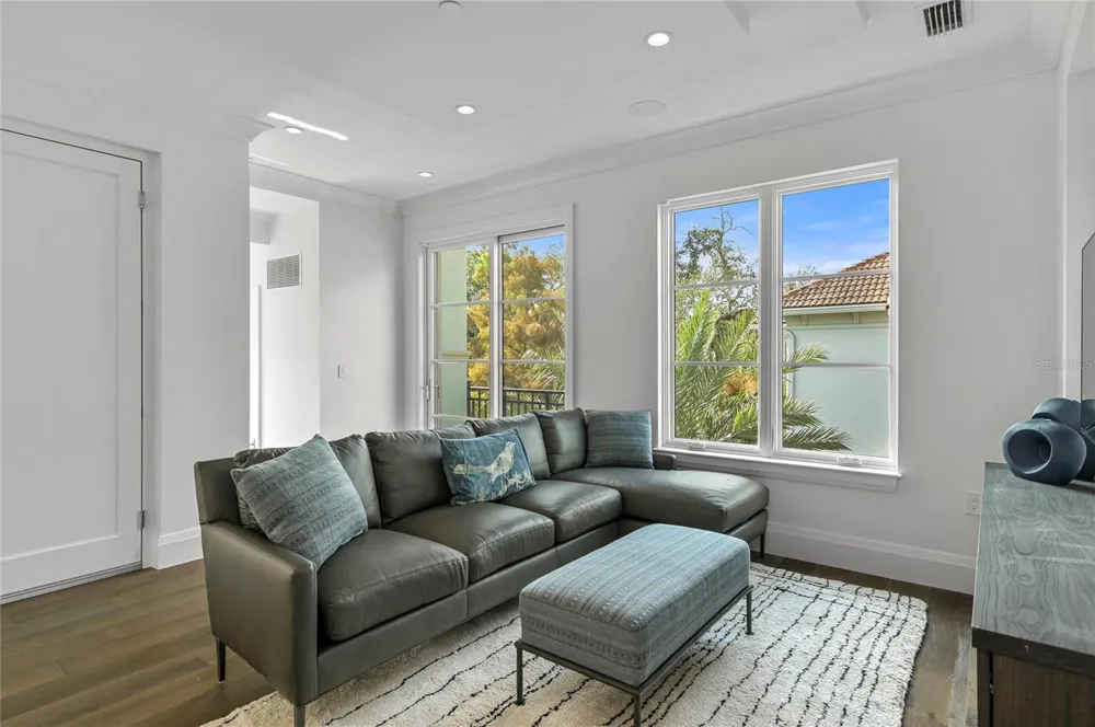 125 S INTERLACHEN AVENUE #1 Winter Park, FL 32789