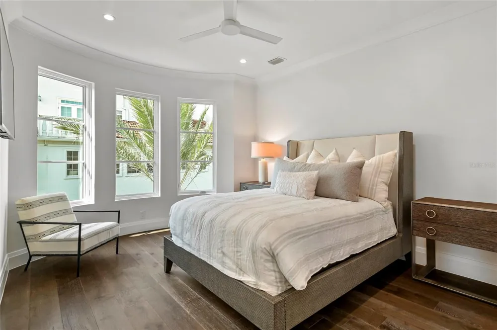 125 S INTERLACHEN AVENUE #1 Winter Park, FL 32789