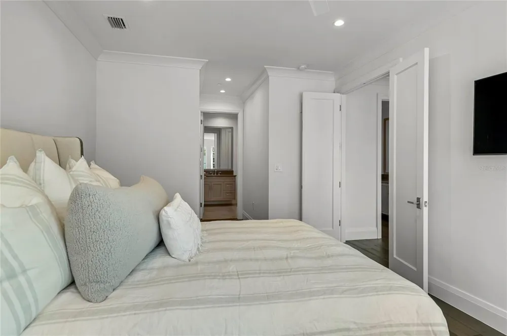 125 S INTERLACHEN AVENUE #1 Winter Park, FL 32789
