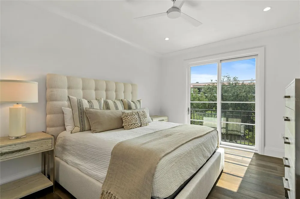 125 S INTERLACHEN AVENUE #1 Winter Park, FL 32789