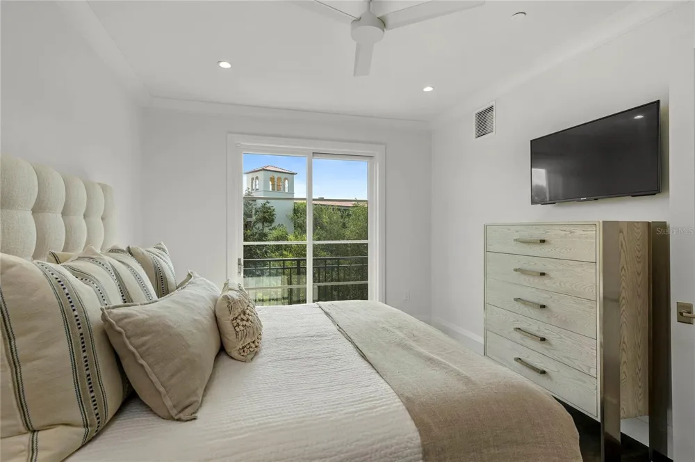 125 S INTERLACHEN AVENUE #1 Winter Park, FL 32789