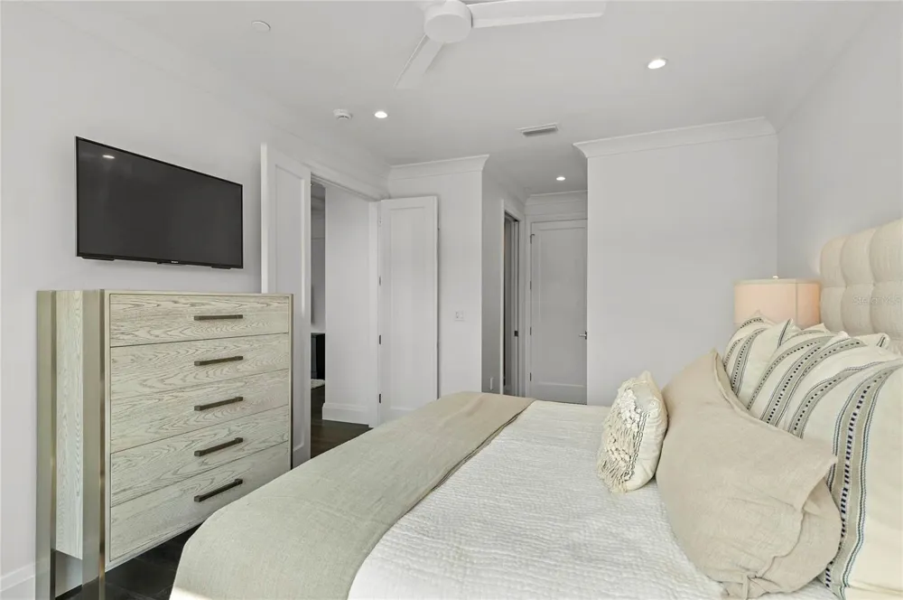 125 S INTERLACHEN AVENUE #1 Winter Park, FL 32789