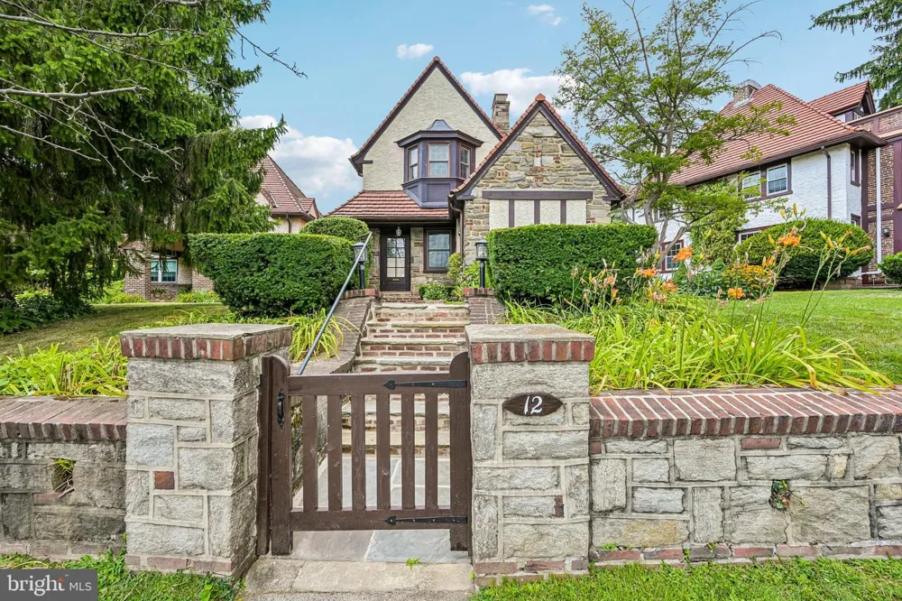 12 WINDSOR CIRCLE Springfield, PA 19064