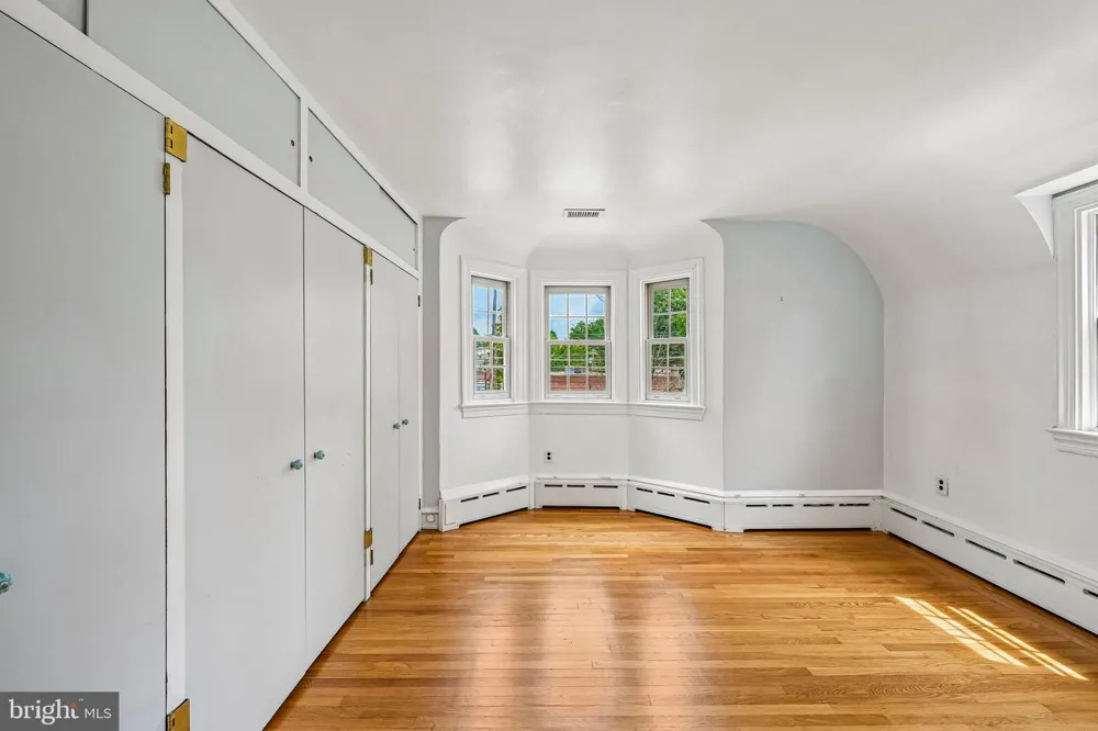12 WINDSOR CIRCLE Springfield, PA 19064