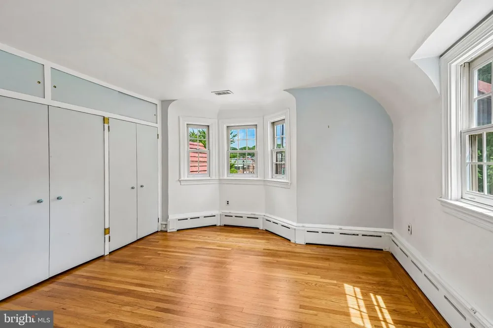 12 WINDSOR CIRCLE Springfield, PA 19064