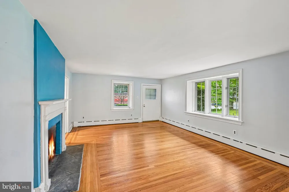 12 WINDSOR CIRCLE Springfield, PA 19064