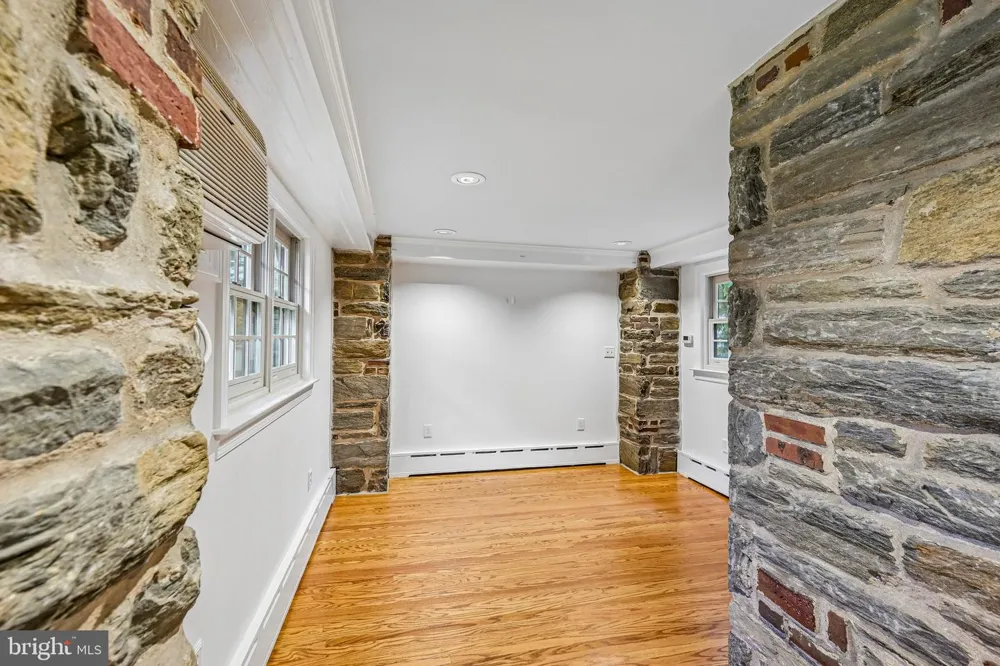 12 WINDSOR CIRCLE Springfield, PA 19064