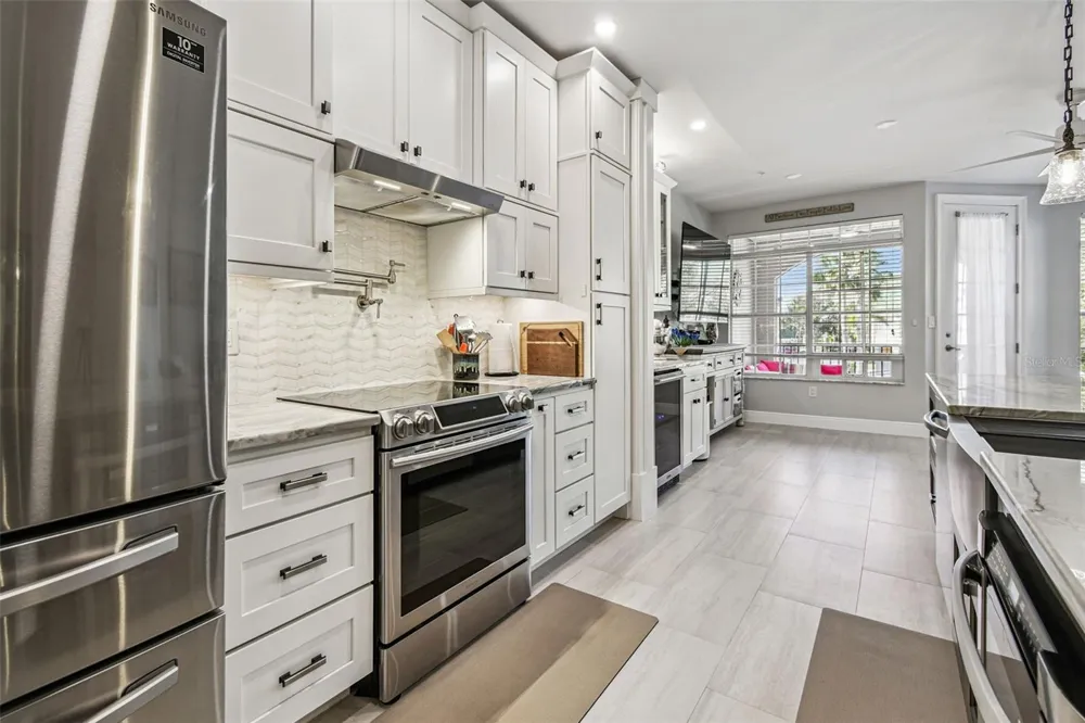 6331 SUNSET BAY CIRCLE Apollo Beach, FL 33572