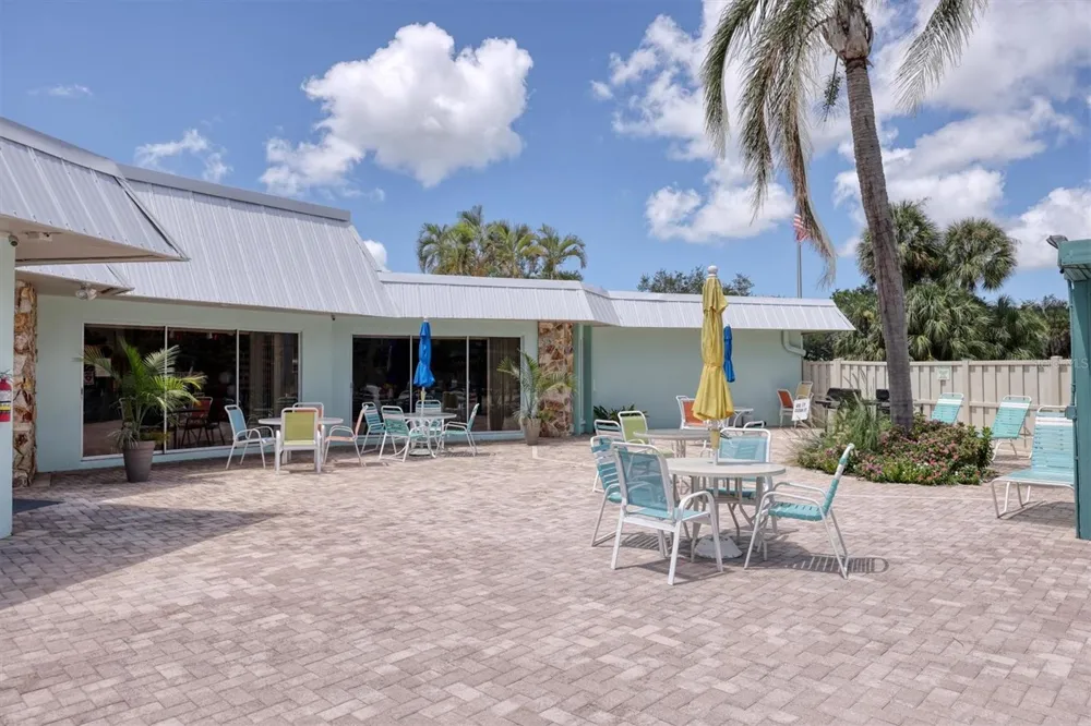 4040 IRONWOOD CIRCLE #304F Bradenton, FL 34209