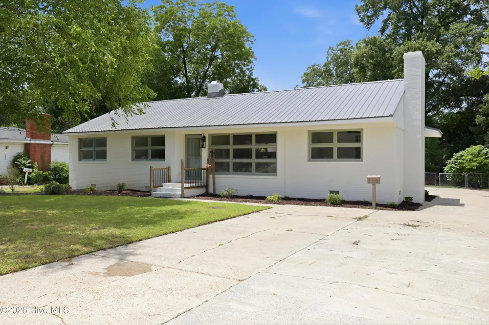 3222 North Contentnea Street Farmville, NC 27828