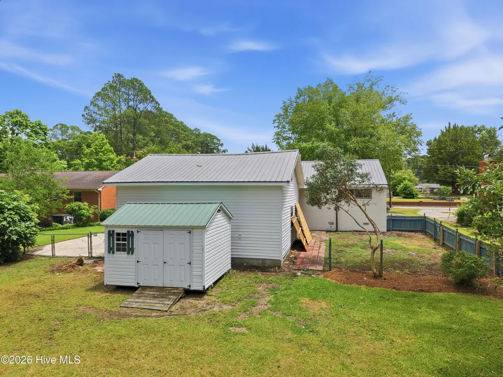 3222 North Contentnea Street Farmville, NC 27828